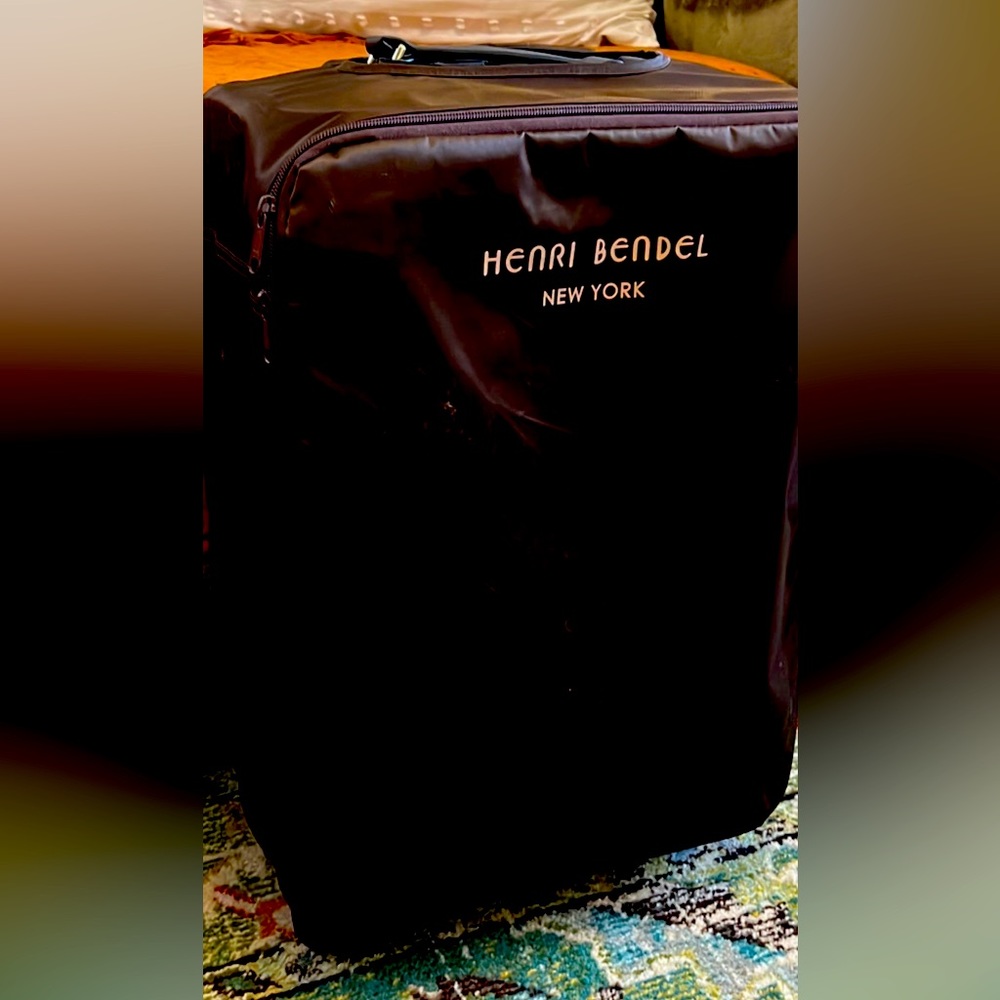 ISO HENRI BENDEL BROWN NYLON LUGGAGE COVER  Looking for a brown nylon cover